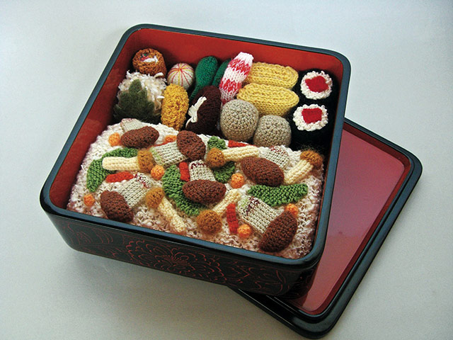 Astounding knits: Knitted bento box