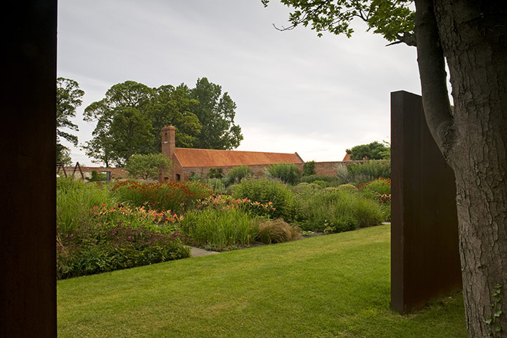 Tom Stuart-Smith: Whitehall garden in Norfolk