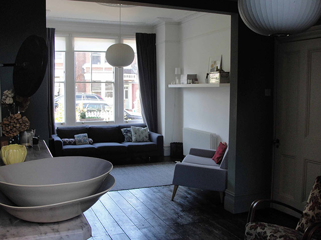 Style expert homes: Jill Macnair's white living room