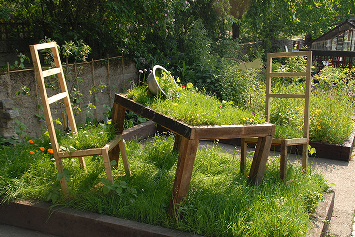 Chelsea fringe 2012: Chelsea Fringe: Incredible Edible Flowerble