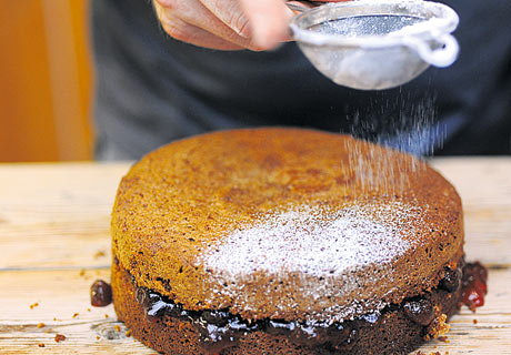 Spiced olive oil cake step six