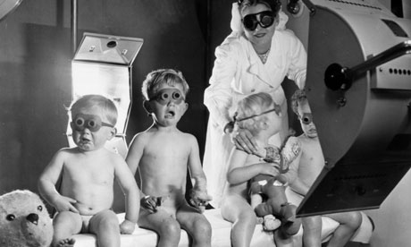 Children at a Bristol NHS health centre in 1948