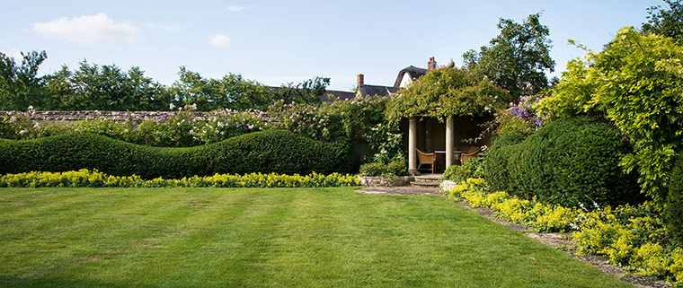 The New English Garden: The Manor House, Armscote