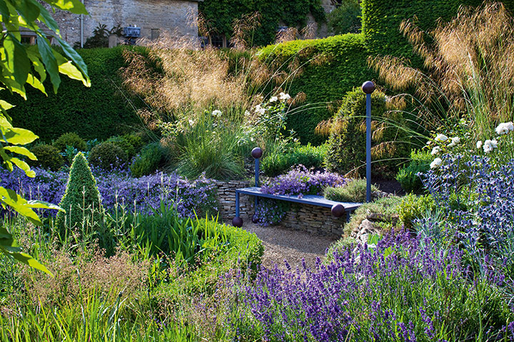 The New English Garden: Througham Court, Gloucestershire