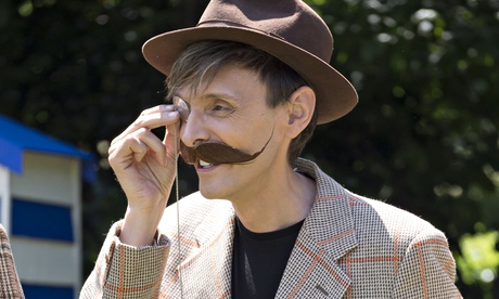 Monocles: the latest made-up fashion trend