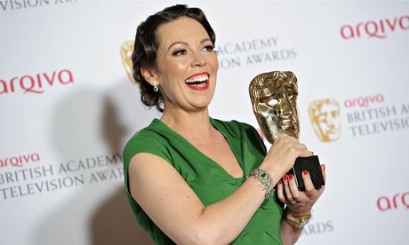 Olivia Colman poses with her Bafta