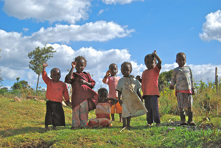 Running with Kenyans: 'How are you?' Children wave as Adharanand runs by