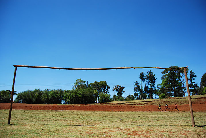 Running with Kenyans: Runners on the track in Iten