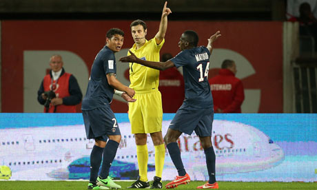 Thiago Silva gets red card