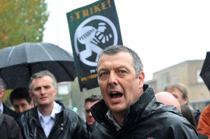 BBC strike: NUJ general secretary Jeremy Dear addresses striking journalists