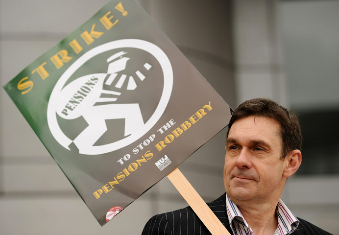 BBC strike: Newsnight economics editor Paul Mason on the picket line