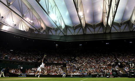 andy murray bulge. Wimbledon: Andy Murray serves