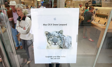 Apple store in Michigan advertises Snow Leopard