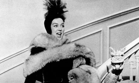 Rosalind-Russell-as-Aunti-006.jpg