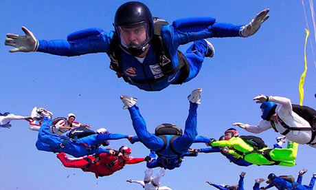 skydivers