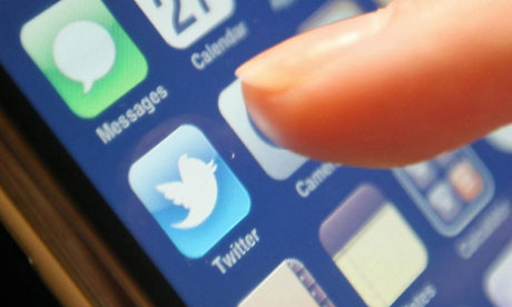 Twitter apologises for fake tweets
