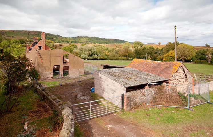 Snooping around: Snooping around - wreck, Castlemorton