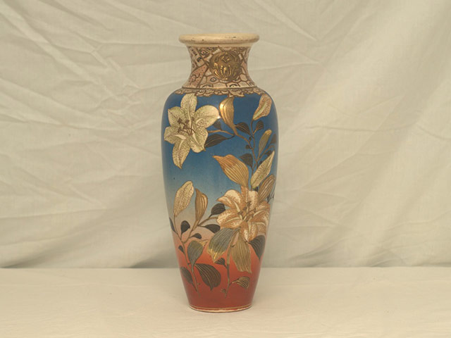 Antique slide show: Antique slide show - Japanese vase
