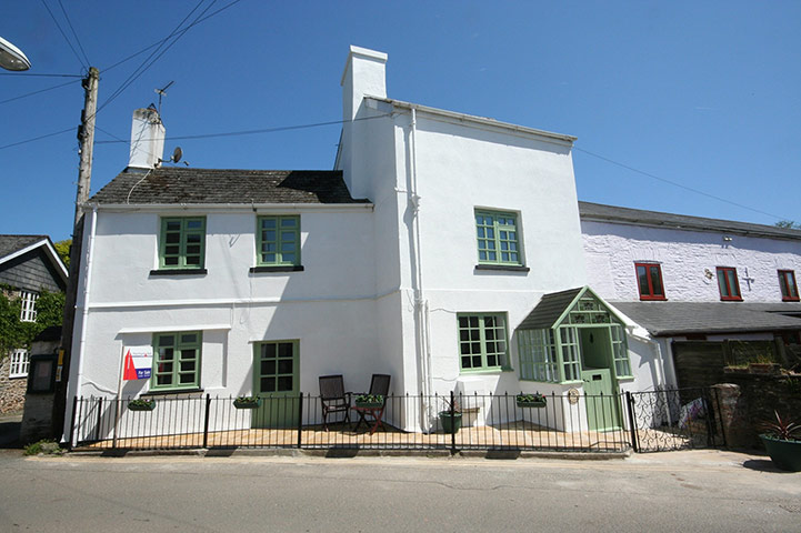 Snooping around: Snooping around - Devon