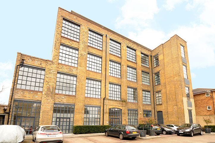 Snooping: Asylum Rd, London SE15