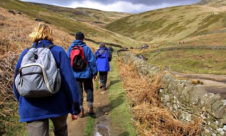 walking in the peak district