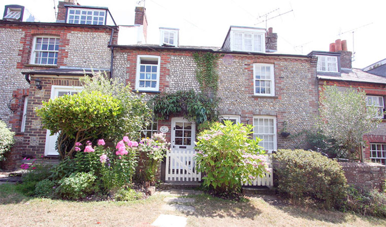 Trading up/down 2411: Trading down in Arundel, West Sussex