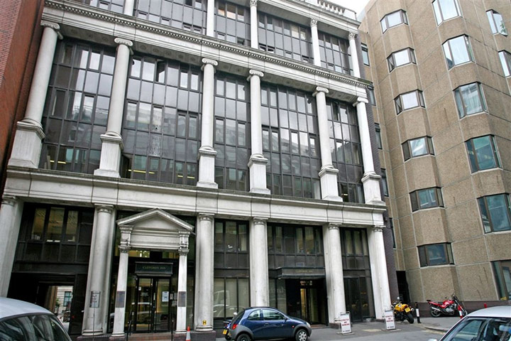 Snooping around 271110: Snooping around in EC4, London