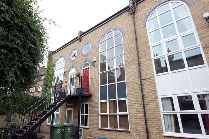 Snooping around 061110: Snooping around in Borough, London