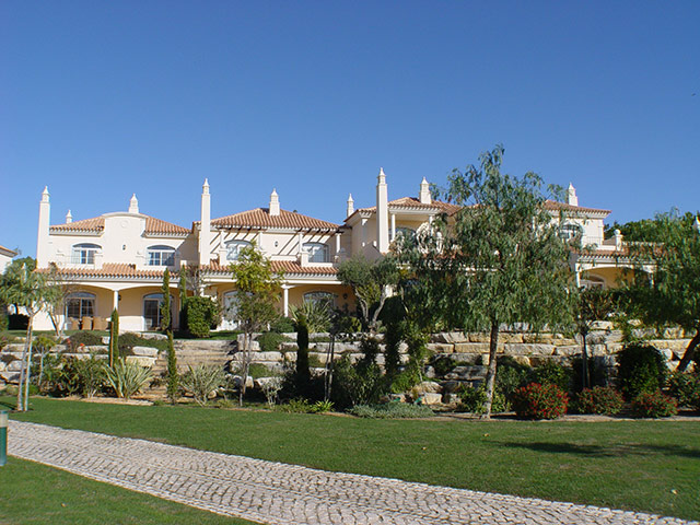 Snooping around 041210: Overseas home in Quinta do Lago, Portugal