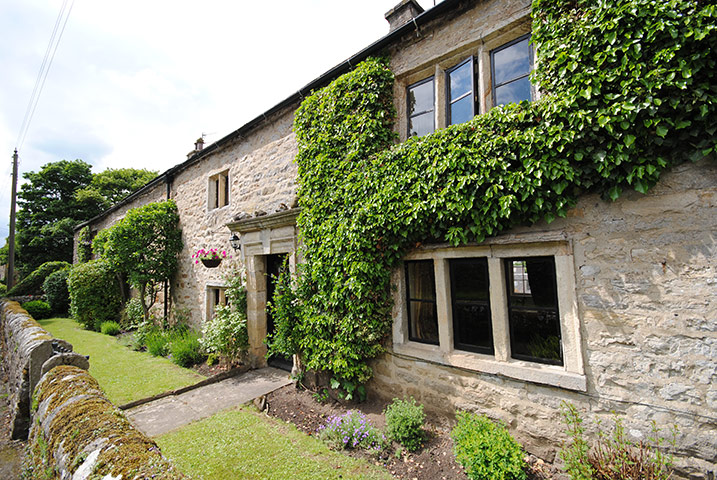 Snooping around 14/08: Snooping around in Newbiggin, North Yorkshire