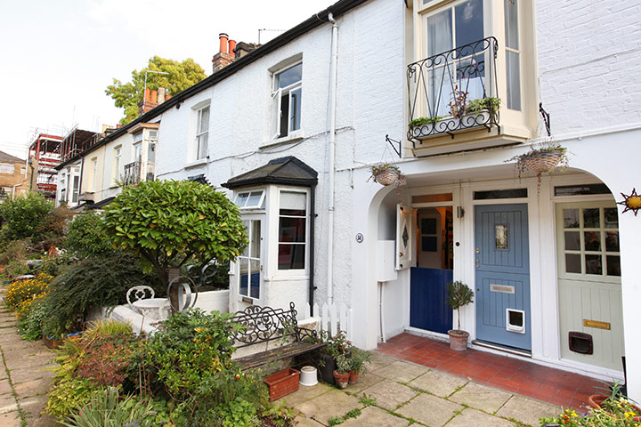 Snooping around 220111: Snooping around in Peckham, London