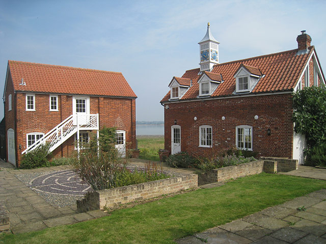 Trading places 191011: Dream home in Bradfield, Essex