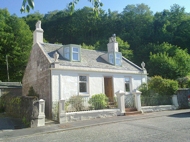 Snooping 221011: Snooping around in Inverkip, Renfrewshire