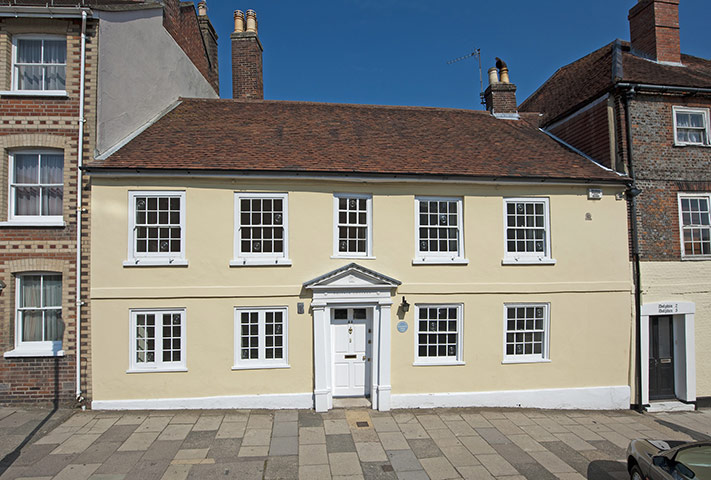 Snooping 081011: Snooping around in Newport, Isle of Wight