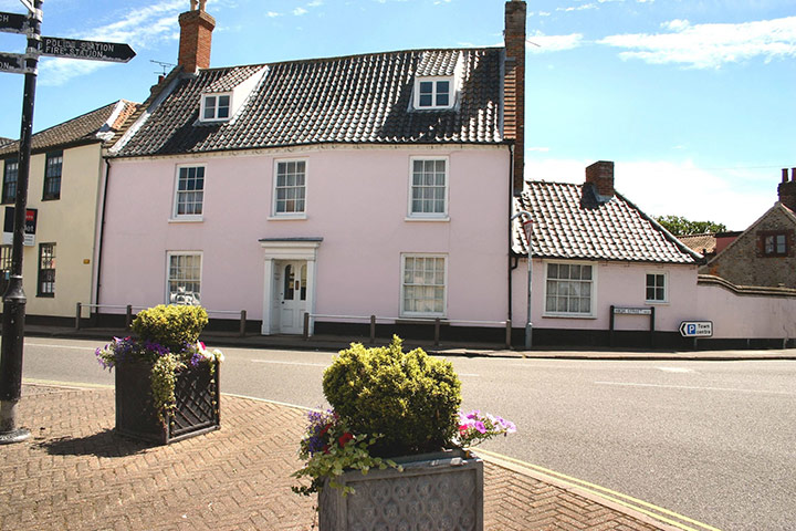 Snooping around 120211: Snooping around in Holt, Norfolk