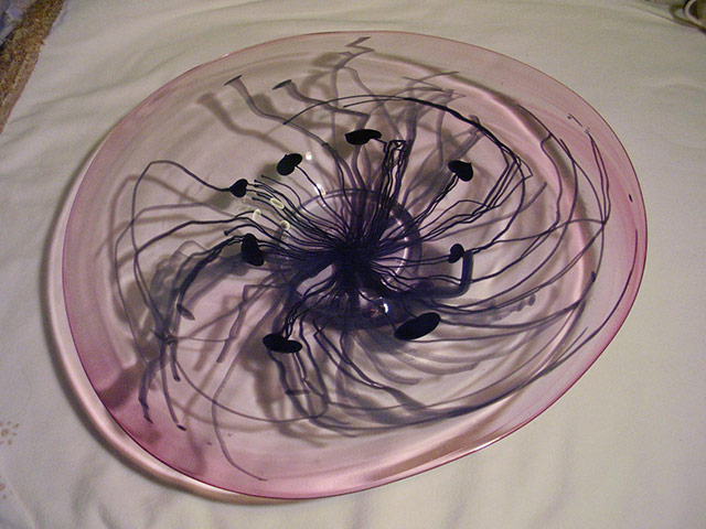 17.03.11: Antiques: Antiques glasform charger