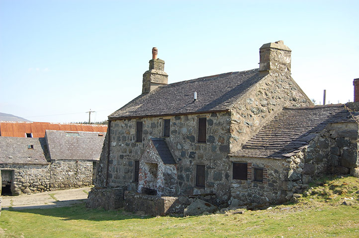 Snooping around 020411: Snooping around in Tainlon, Caernarfon