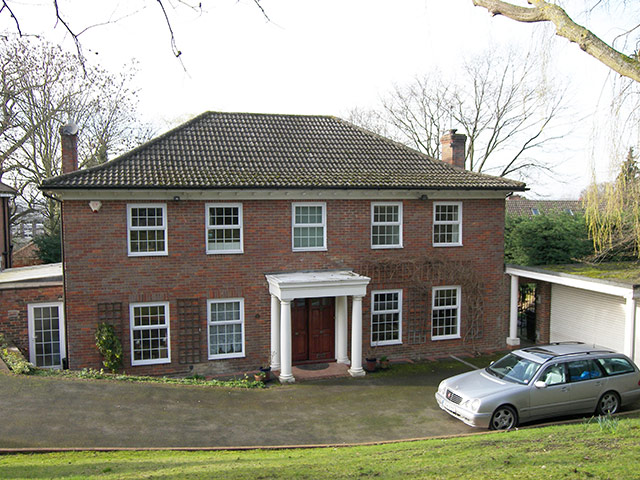 Snooping around 020411: Gated house in Harrow, London