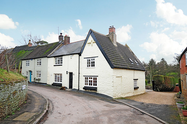 Snooping around 300411: Snooping around in Mears Ashby, Northamptonshire