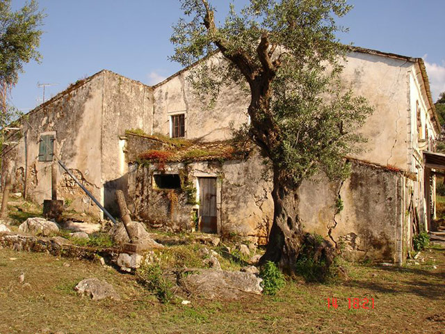 Snooping 180611: Overseas home in Loutses, Corfu