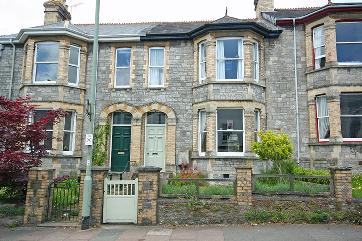 Snooping 020711: Snooping around in Tones, Devon