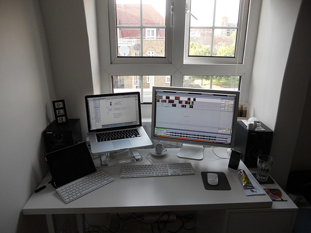 FlcikrDesk gallery 010711: My workspace Flickr group