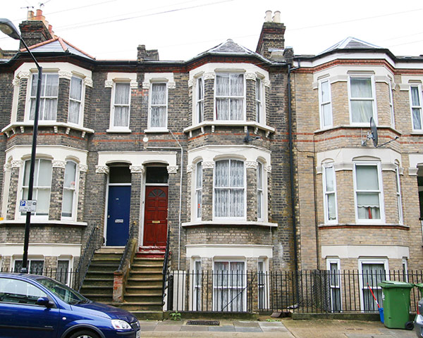 Snooping around: Snooping around - Walworth