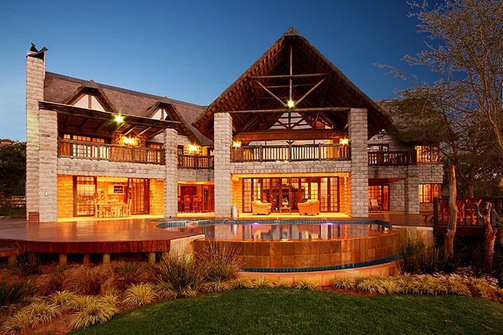 Snooping around 060811: Overseas home in Roodepoort, South Africa