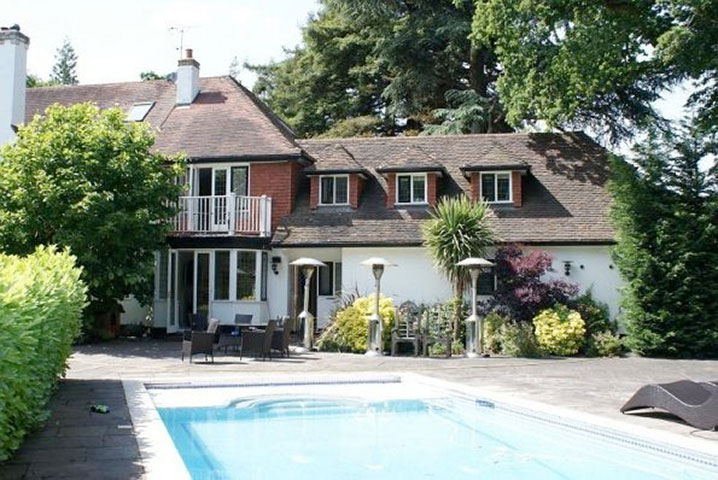 Renting gallery 2: Rental home in Weybridge, Surrey