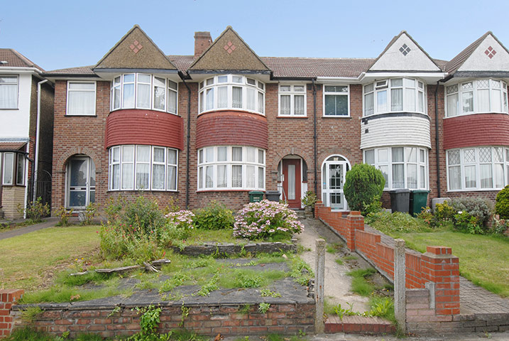 Snooping around 011011: Snooping around in London, N14