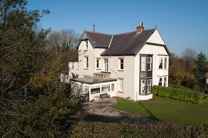 Snooping 170312: Snooping around in West Tanfield, North Yorkshire