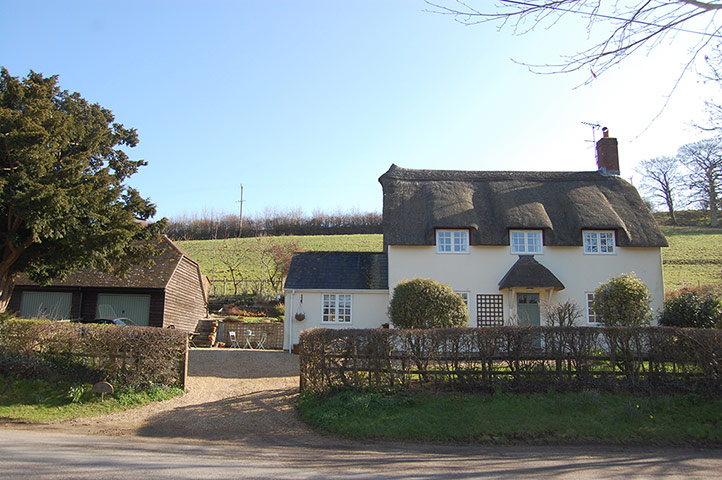 Snooping around 190512: Snooping around in Alton Pancras, Dorset
