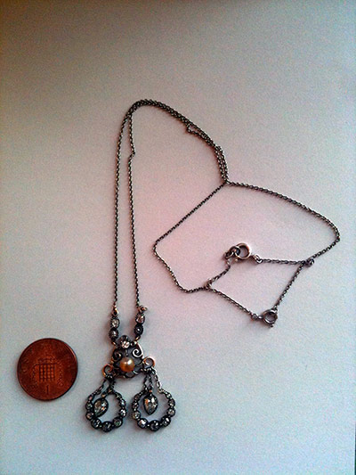 Antiques slideshow: A pearl and diamond necklace