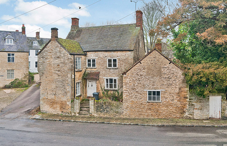 Trading places 300113: Trading up in Aynho, Northamptonshire